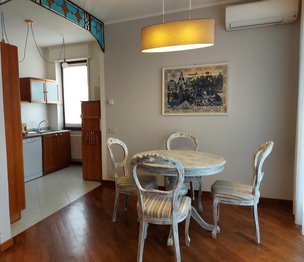Trilocale Ferruccio Apartment บาเวโน ภายนอก รูปภาพ