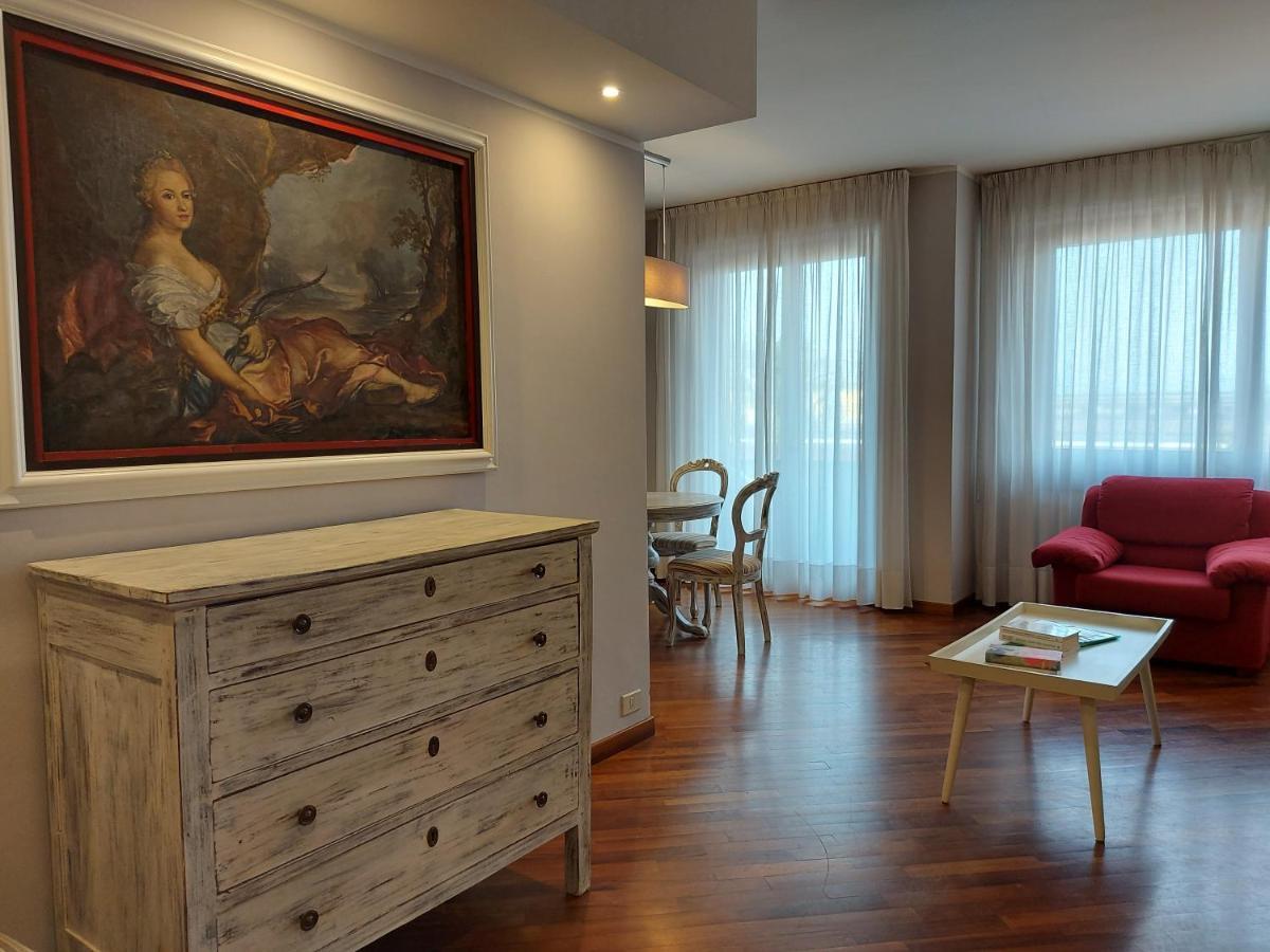 Trilocale Ferruccio Apartment บาเวโน ภายนอก รูปภาพ