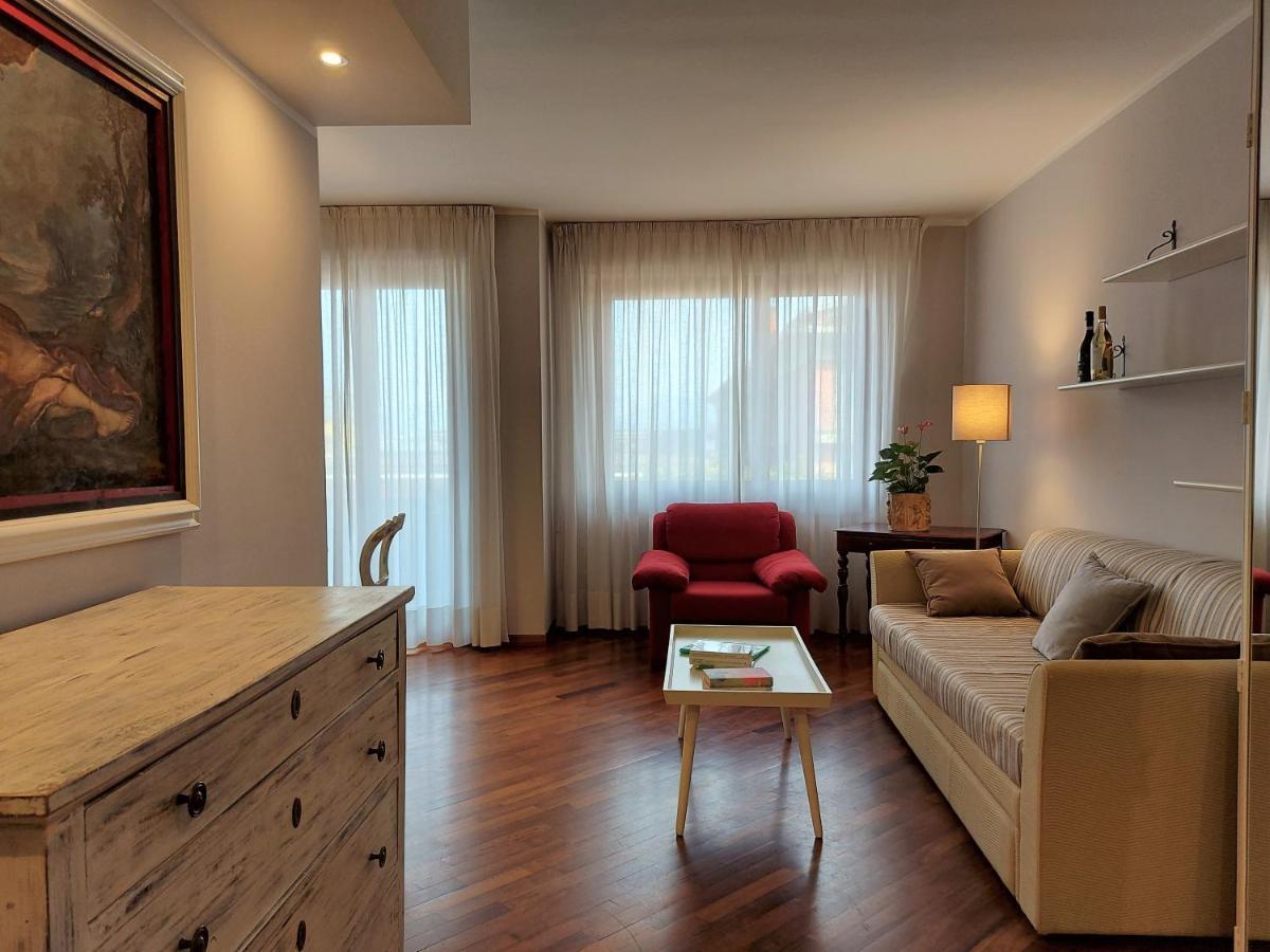 Trilocale Ferruccio Apartment บาเวโน ภายนอก รูปภาพ